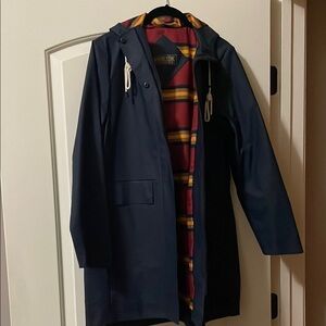 NWOT Pendleton Hooded Rain Jacket Size Small. Navy exterior/stripe interior.